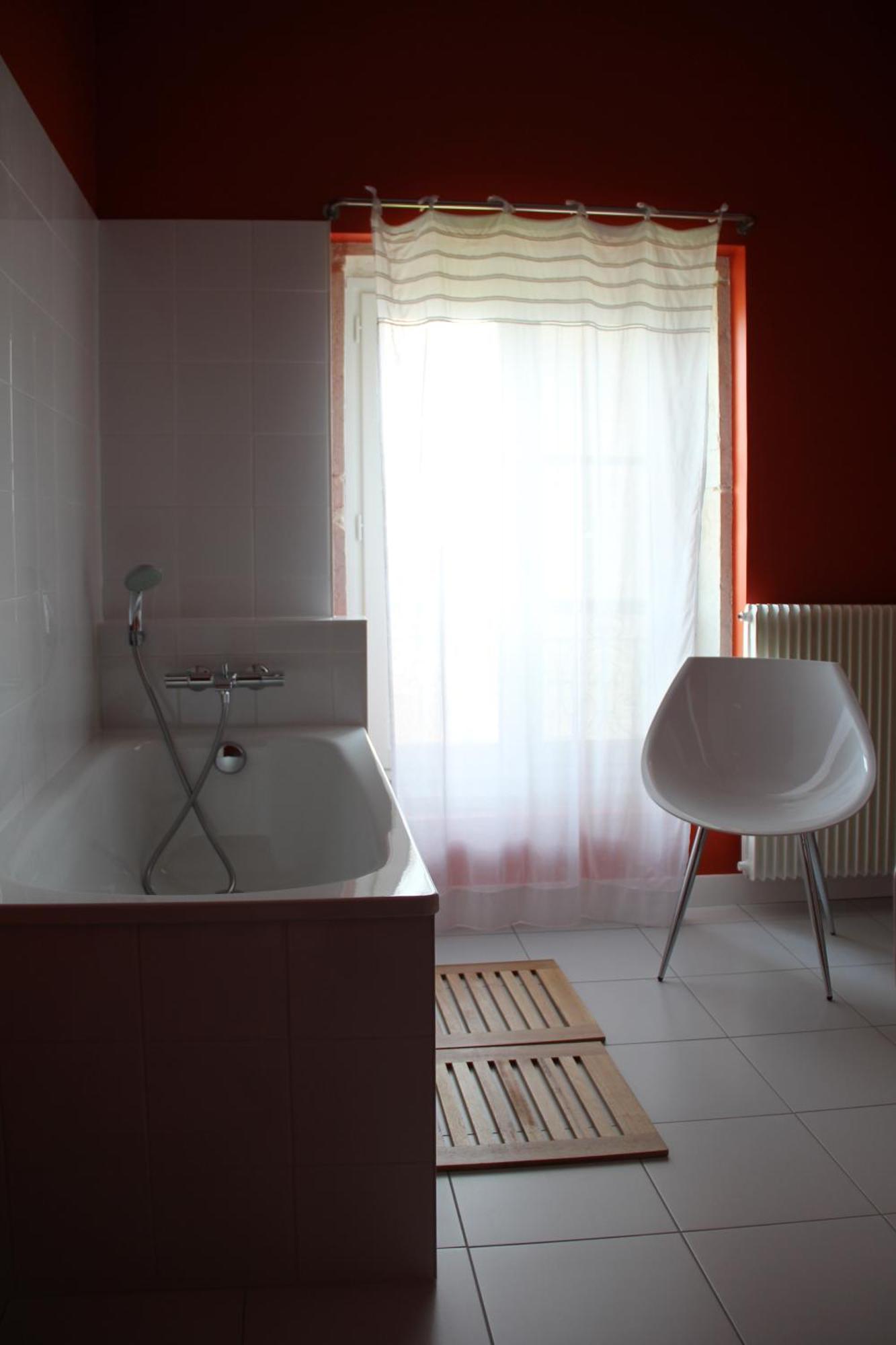 Hotel Courtille De Solutre Eksteriør billede