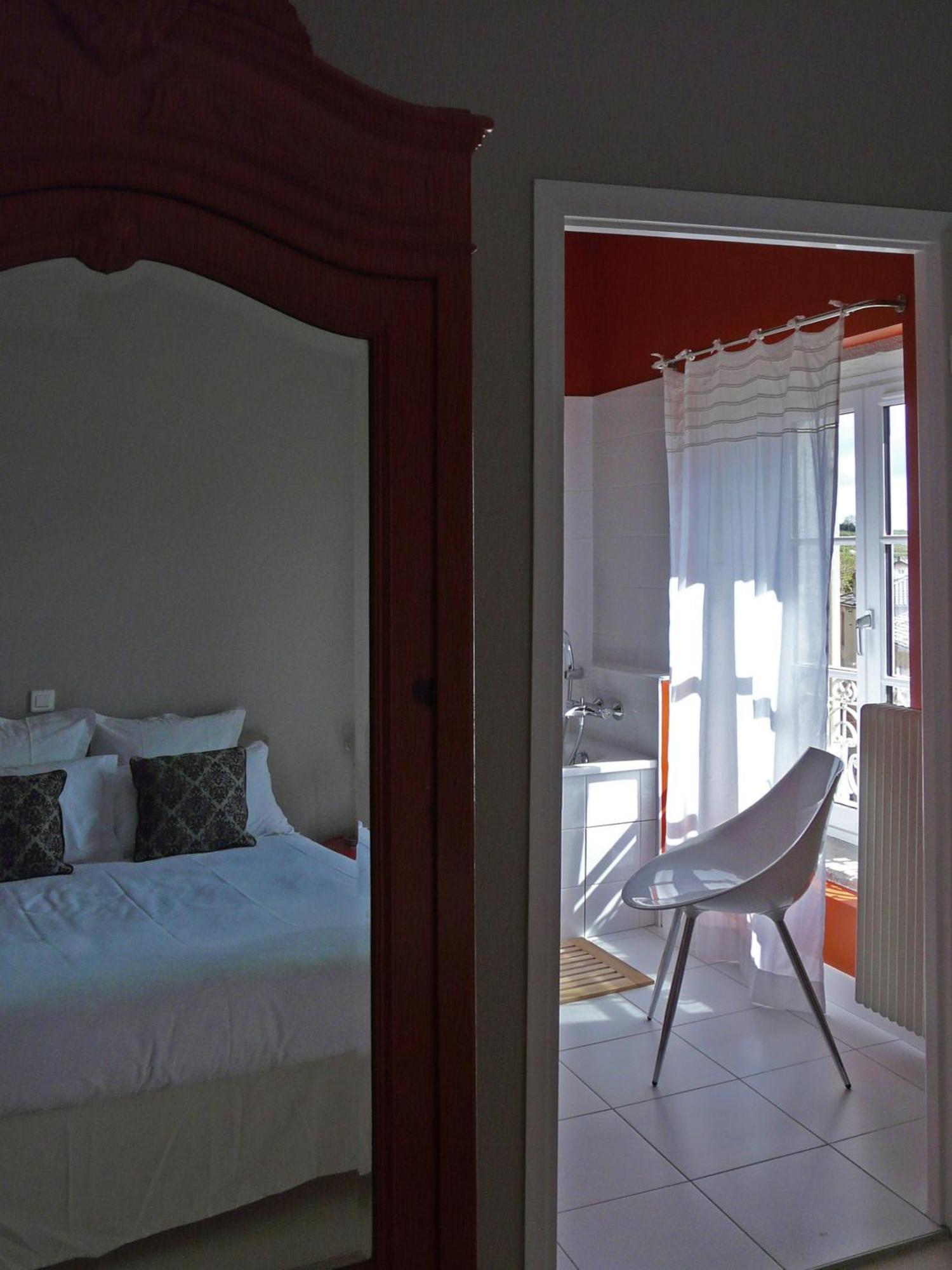 Hotel Courtille De Solutre Eksteriør billede