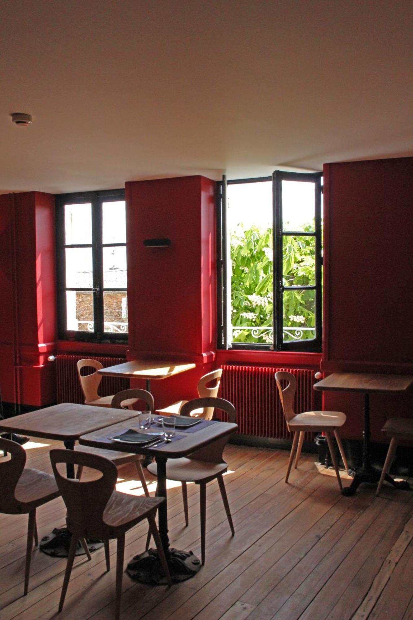 Hotel Courtille De Solutre Eksteriør billede