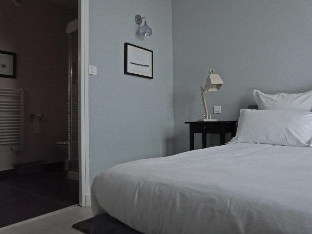 Hotel Courtille De Solutre Værelse billede